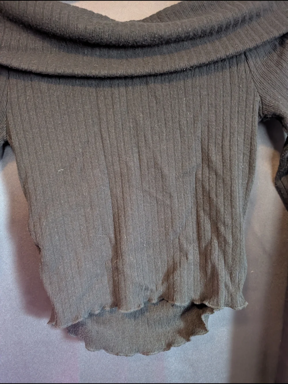 Ardene Black Off-the-Shoulder Ribbed Sweater Flared Scallop Sleeves - Picture 8 of 10